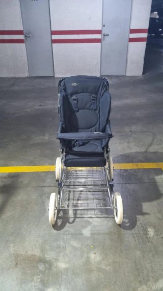 Carrito de bebé clásico azul