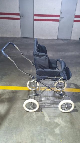 Carrito de bebé clásico azul