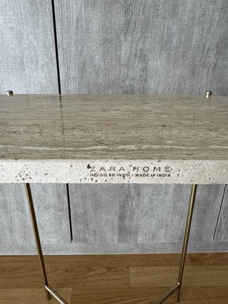 Mesa auxiliar Zara Home mármol y metal