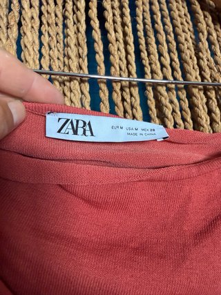 Top Asimétrico Zara color coral