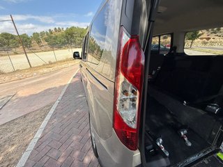 Ford Tourneo Connect Maxi 2016 adaptada PMR