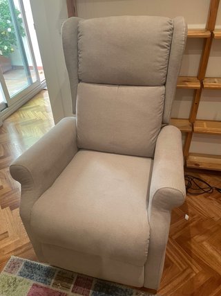 Sillón reclinable eléctrico beige