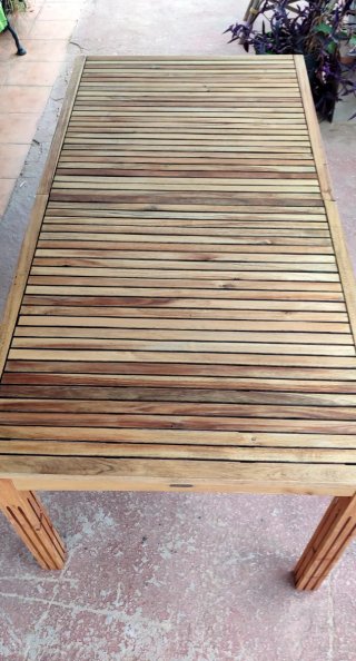 Mesa de teca para exterior