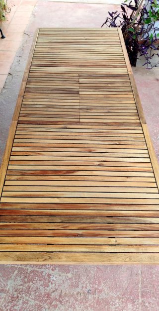 Mesa de teca para exterior