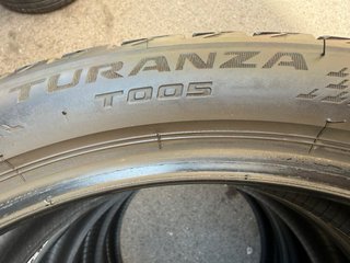 Neumáticos Bridgestone 225/40/19 93W