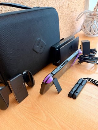 Nintendo Switch + Valigia e accessori