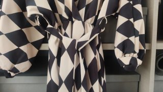 Vestido estampado rombos beige y negro