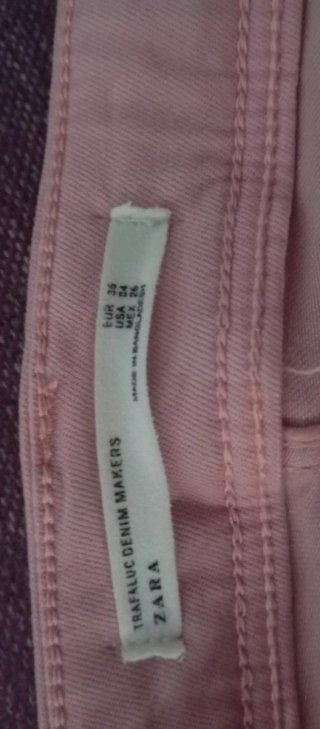 Tres vaqueros pitillo rosa, beige, blanco T 36