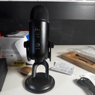 Micrófono USB Logitech Blue Yeti multi patron