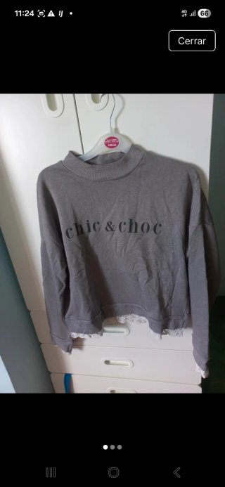 Jersey gris con encaje