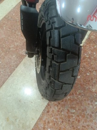 Honda Monkey Roja y Blanca Del año 2023