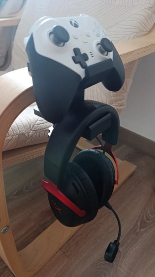 Supporto da tavolo per cuffie e controller