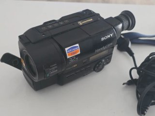 Sony Handycam CCD-TR411E Video8 XR funcionando per