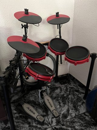 Batería Electrónica Alesis Nitro Mesh