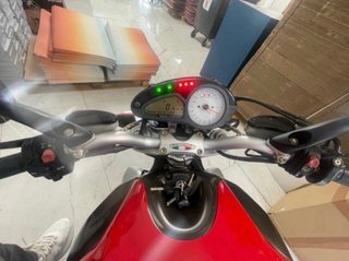 MV Agusta Brutale 910 Naked Roja