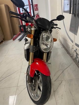 MV Agusta Brutale 910 Naked Roja
