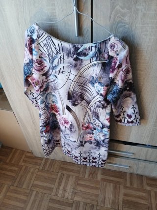 Vestido floral manga larga