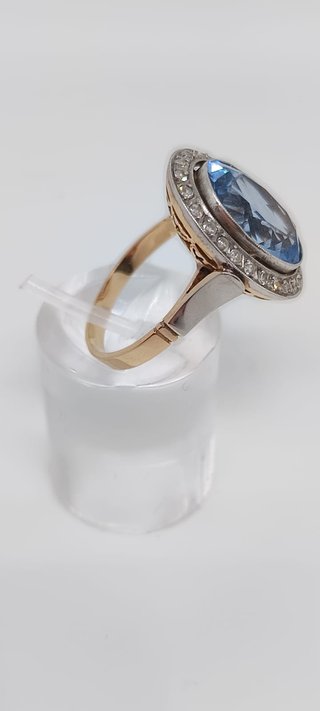 J-0866 Anillo Oro 18K Roseta Azul y moisanitas