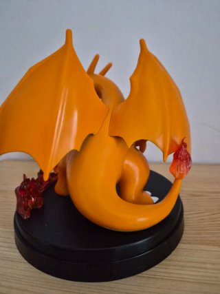 Figura Charizard Pokémon