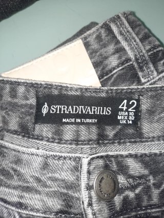 Pantalón Stradivarius Gris Talla 42. Modelo D92.