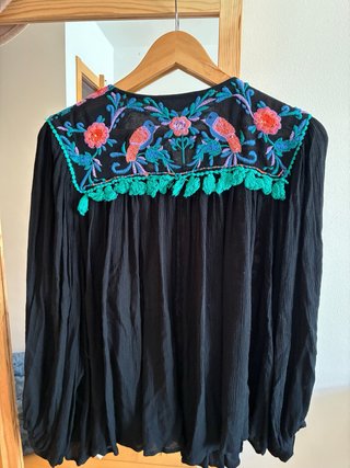 Chaqueta fina bordada