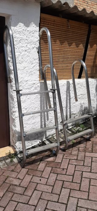 Escaleras de piscina metálicas