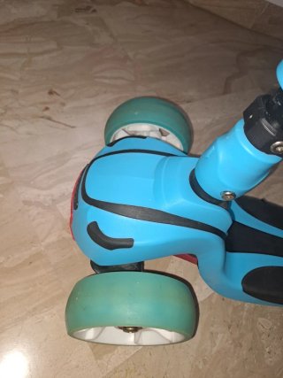Patinete infantil con asiento plegable