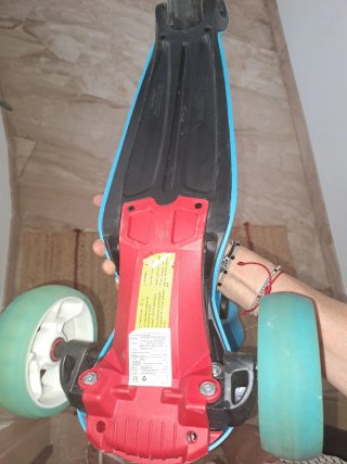 Patinete infantil con asiento plegable