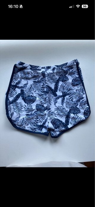 Pantalón corto bikini estampado tropical