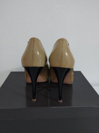 Calvin Klein Scarpe con Tacco Peep Toe Beige