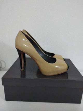 Calvin Klein Scarpe con Tacco Peep Toe Beige