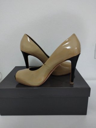 Calvin Klein Scarpe con Tacco Peep Toe Beige