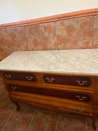 Mesa auxiliar rústica de madera maciza