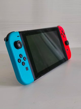 Nintendo Switch con accessori + custodia