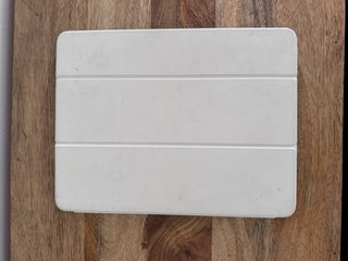 iPad Pro 12.9 5ª Gen Plata + funda original apple