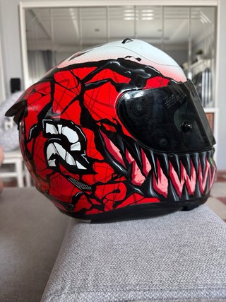 Casco HJC RPHA 11 Carnage