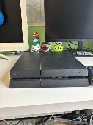 Console PS4 e Controller Sony Nero