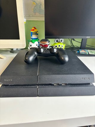Console PS4 e Controller Sony Nero