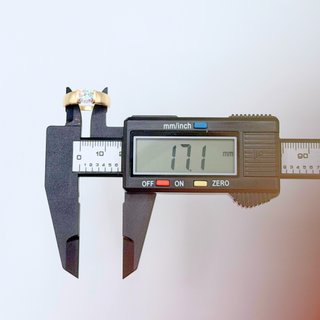 Solitario de oro de 9k circonita, 1.71 g, T-14.