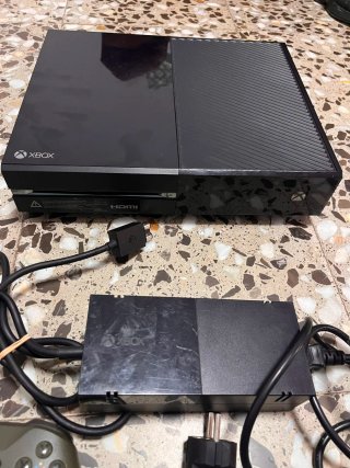 Xbox One Console + Nero e Verde Controller
