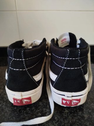 Tenis Vans Clásicos Negros y Blancos