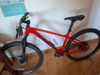 Bicicleta de Montaña Trek Roja