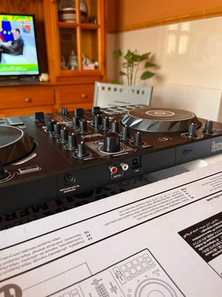 Mesa de mezclas Hercules DJControl Impulse 300