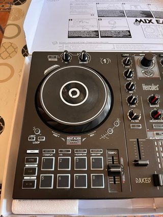 Mesa de mezclas Hercules DJControl Impulse 300