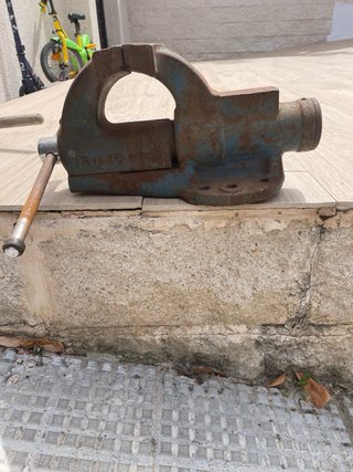Tornillo de banco Irimo 125