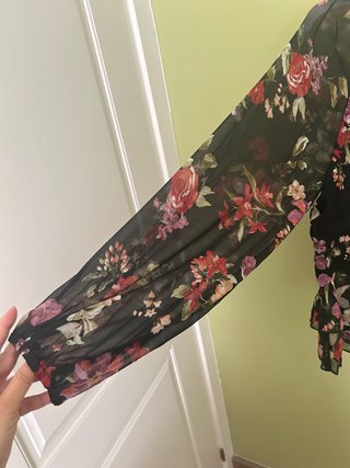 Blusa gasa floral manga larga