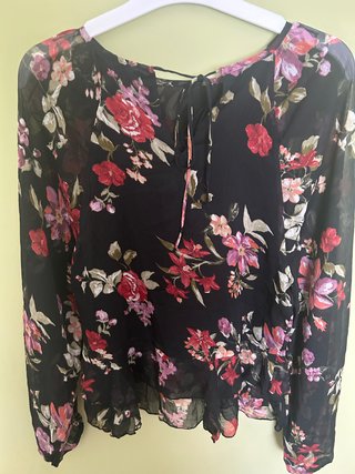 Blusa gasa floral manga larga