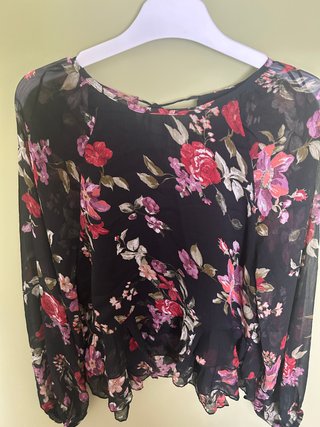 Blusa gasa floral manga larga