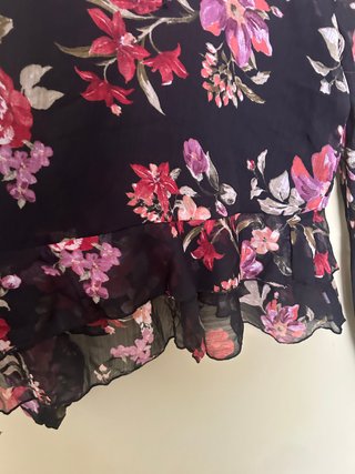 Blusa gasa floral manga larga