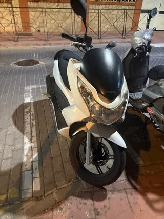 Honda PCX 125 Blanca Scooter Automática